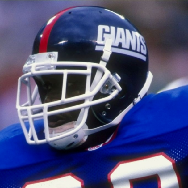 DavidNortherner's tweet image. Can we go back to this helmet now since #NY state is such a douche bag @GovKathyHochul @Giants #NYG