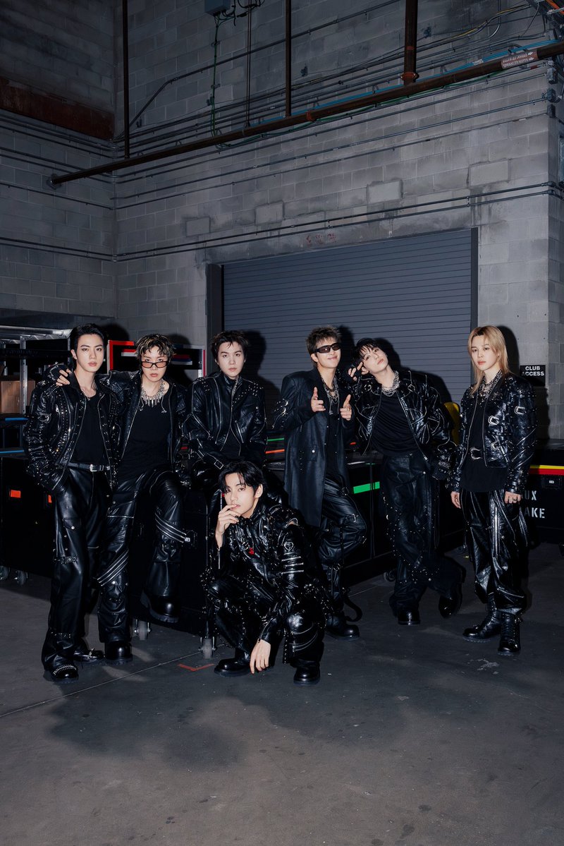 [📰 𝐍𝐄𝐖𝐒] 

#BTS now heads to its next stop "El Paso, Texas", for first-ever shows on May 2 &amp; 3 at Sun Bowl Stadium🏟️🇺🇸

#BTS_WORLDTOUR_ARIRANG