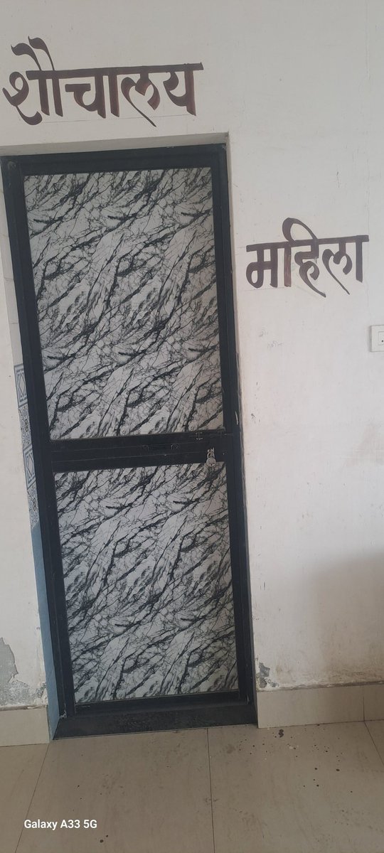 vijay_naware's tweet photo. @AshwiniVaishnaw @RailMinIndia 
Why public utility on this station code TAR has been locked by your representatives. I am sharing the pictures of the same. Critical and imbalanced situation for females specially senior citizens and younger females https://t.co/dQBISuCOWA