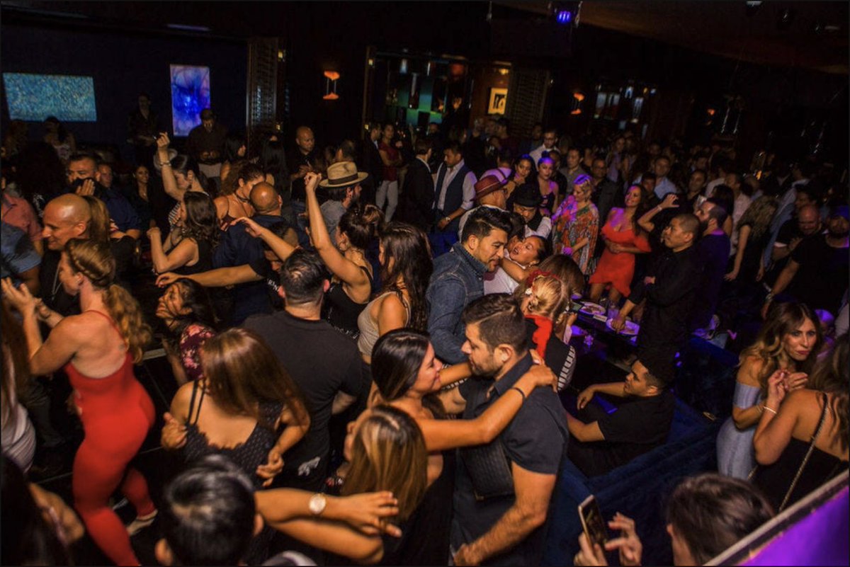 TLD_Realtor's tweet photo. Living near the local nightlife isn't just about the fun—it’s a major value add! ✨ Homes in walkable entertainment hubs often see a 5-10% boost in demand. Buyers today want the lifestyle, not just the house. 🏠🍸
#fyp #RealEstate #PropertyValues #WalkScore #Nightlife https://t.co/RfTMp8qAIr