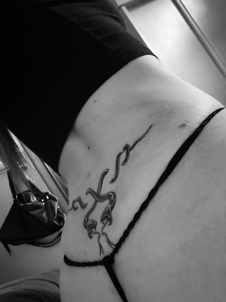 xPrincessKels's tweet photo. new tattoo👀 https://t.co/Fgo3urkiMX