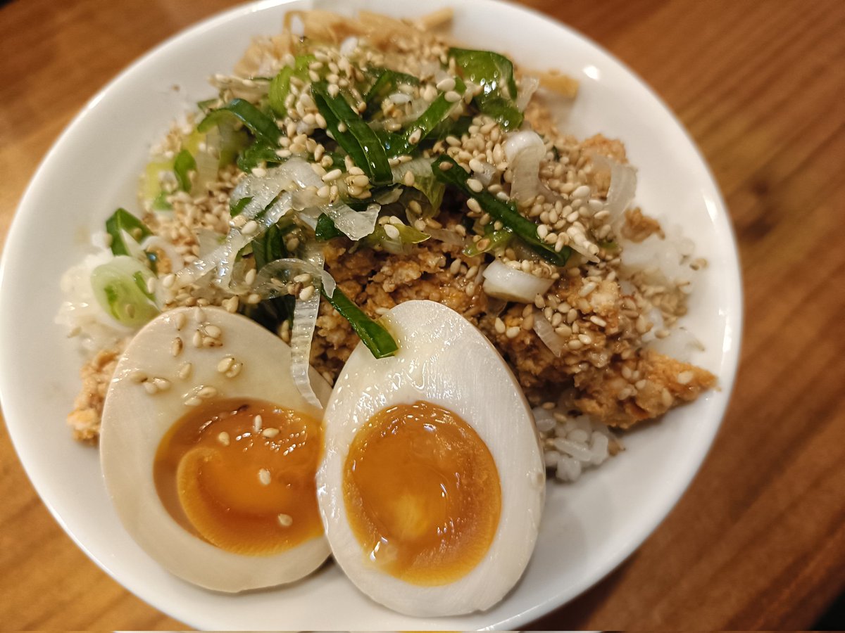 4/29㈬祝日ですが、昼夜共に通常営業でオープンしております😊

昼11:30〜14:30/夜17:30〜21:30L.O🍜
GWに突入した方もまだの方も‼️
ラーメンを食べて元気におすごしくださいね✨
本日もご来店心よりお待ちしております！