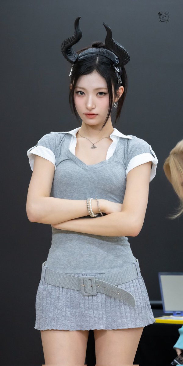 Sumfi_09's tweet image. 260405 팬사인회 써머 HQ

그냥 너라서 좋아

#써머 #은서 #SUMMER 
#오드유스 #ODDYOUTH