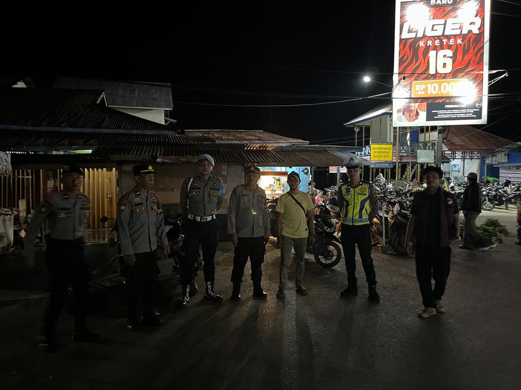 SatLantasResskd's tweet photo. "Polantas Sekadau Menyapa"

Patroli Kamtibmas di Seputaran Kota Sekadau. 

#polriuntukmasyarakat
#PolresSekadau 
#polantashadiruntuknegeri
@ditlantaspoldakalbar
@dirlantaspoldakalbar
@korlantaspolri.ntmc
@kakorlantas_polri,, https://t.co/cGd5lV3dO3