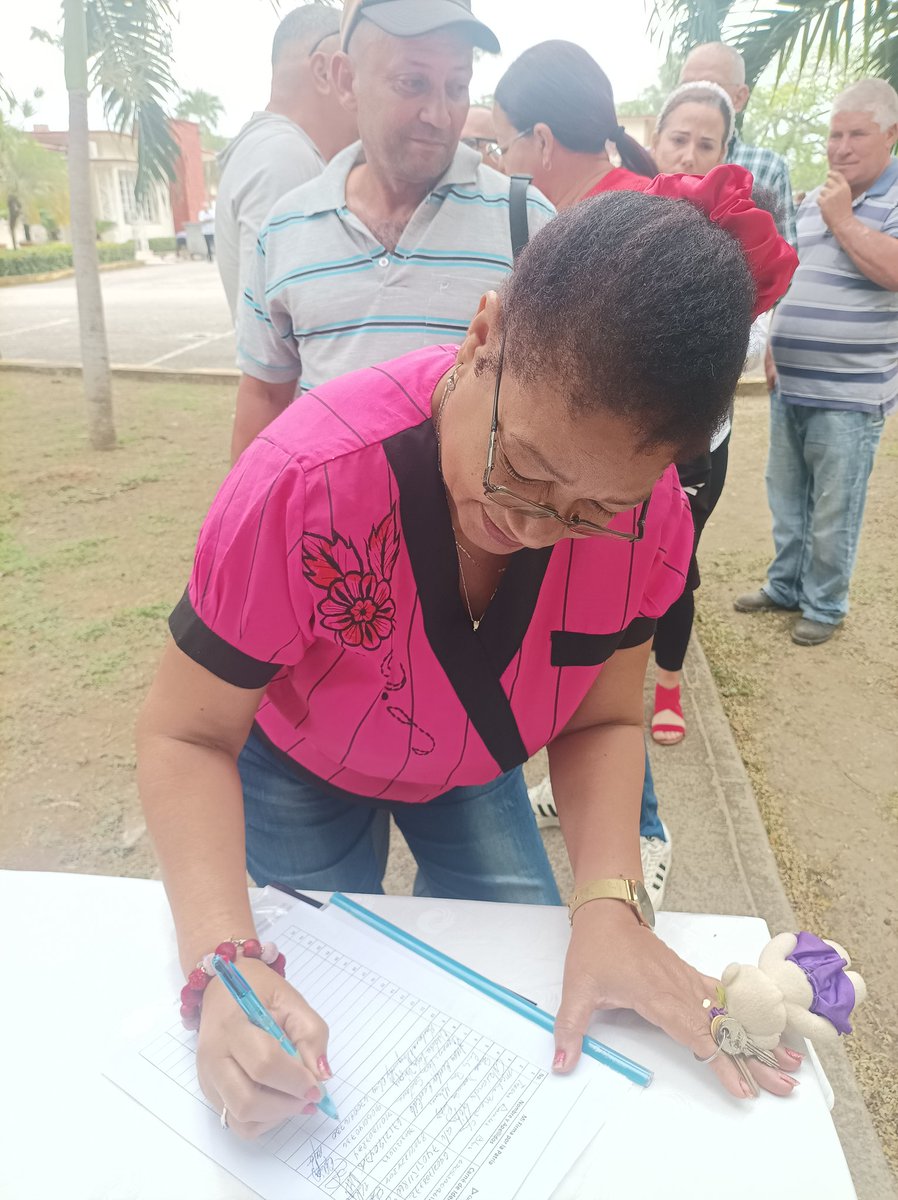 Junto a mis compañeros del comité provincial del PCC, #MiFirmaPorMiPatria #Camagüey