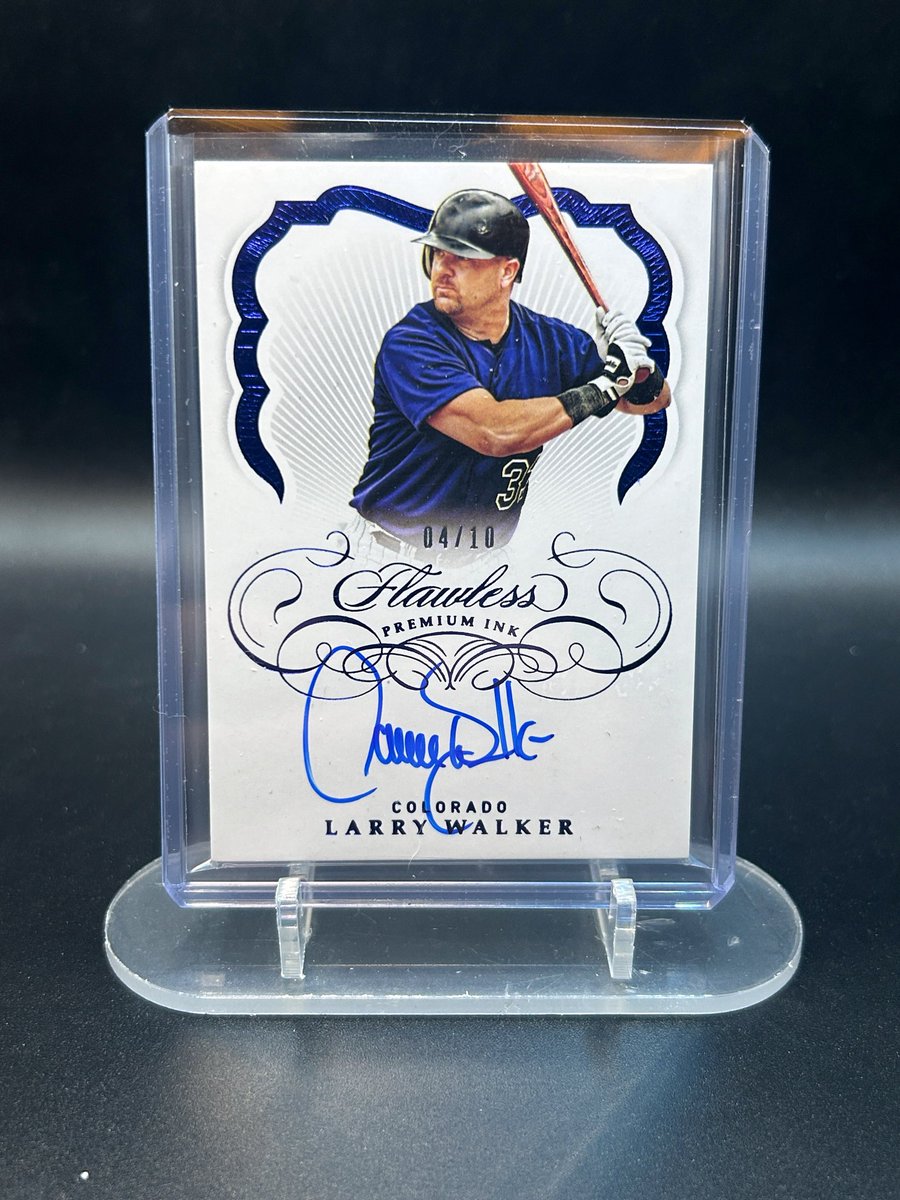 Ob1JohnKenob1's tweet image. Card of the day. A great MLB player, 2020 Flawless Larry Walker /10 #thehobby #legends who is your favorite retired player?