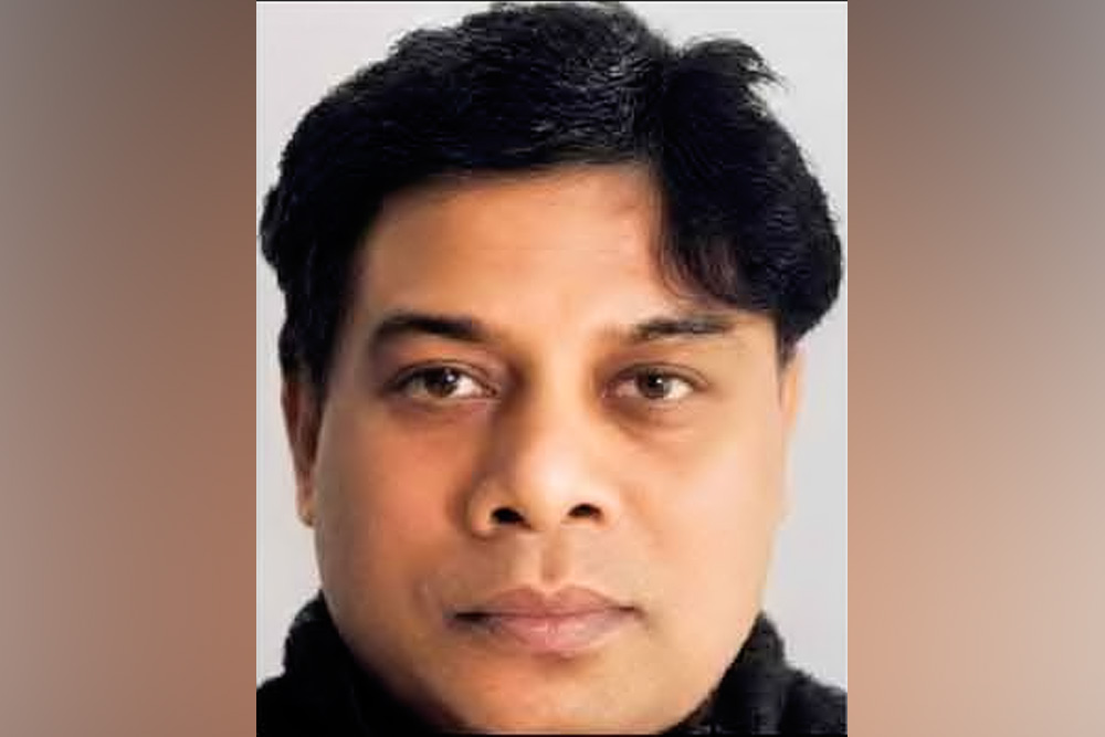 ZajiraNews's tweet image. নিউমার্কেটে গুলিতে নিহত ব্যক্তি 'শীর্ষ সন্ত্রাসী' টিটন
#Man #shot #dead #Newmarket #top #terrorist #Teton #ZajiraNews #NewsOfZajira #JajiraNews #Jajira #Zajira #News #NewsBangladesh 
বিস্তারিত  নিউজ লিংকে : zajira.news/%e0%a6%a8%e0%a…