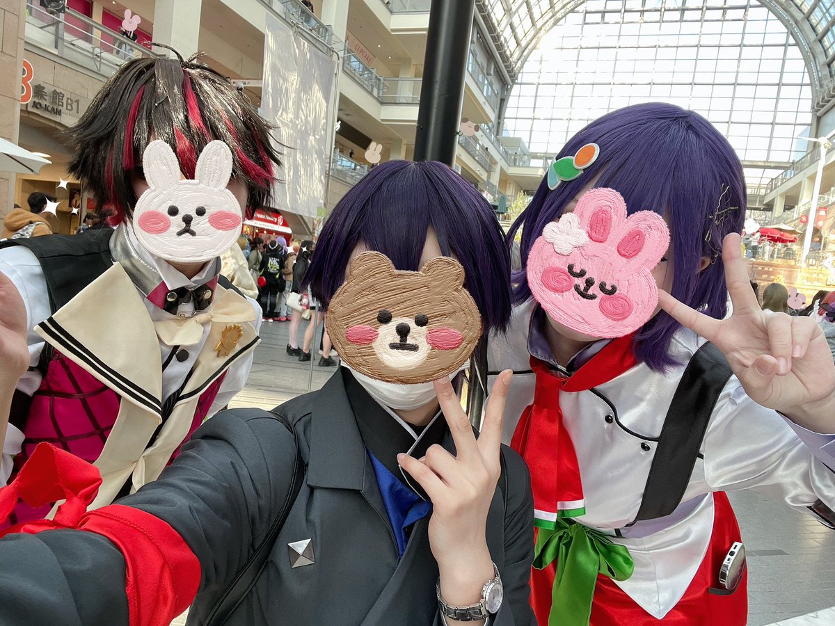 Yanoyaadesu2's tweet photo. お声がけくださった、お写真を一緒に撮ってくださった方々どうもありがとうございました！☺️🙇‍♀️
⚔️褒めてくださってとても嬉しかったです！🥰
お菓子や名刺もありがとうございます！❤︎
大切にします！✨

お写真がございましたらDMに送ってくださると嬉しいです！🙇‍♀️

#アコスタ札幌
#cosplay https://t.co/0QLGsvs9AX