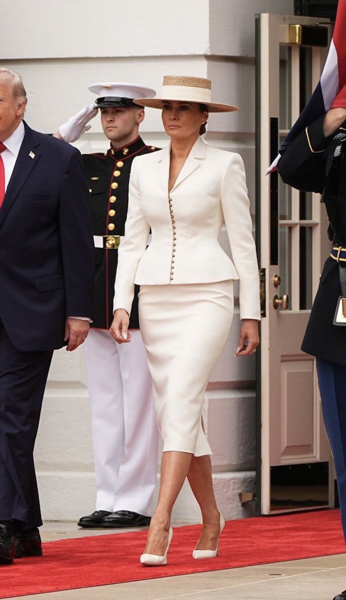 realTanyaTay's tweet photo. The most beautiful First Lady in the history of America https://t.co/fx1UWJXcm7