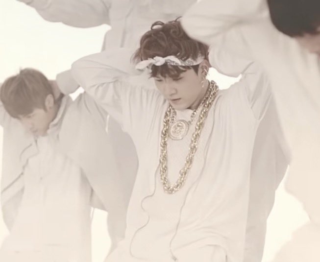 ksfaeries's tweet photo. EVERYBODY SAY NO!!! #btstampa #army #bts https://t.co/SPV1RtObCE