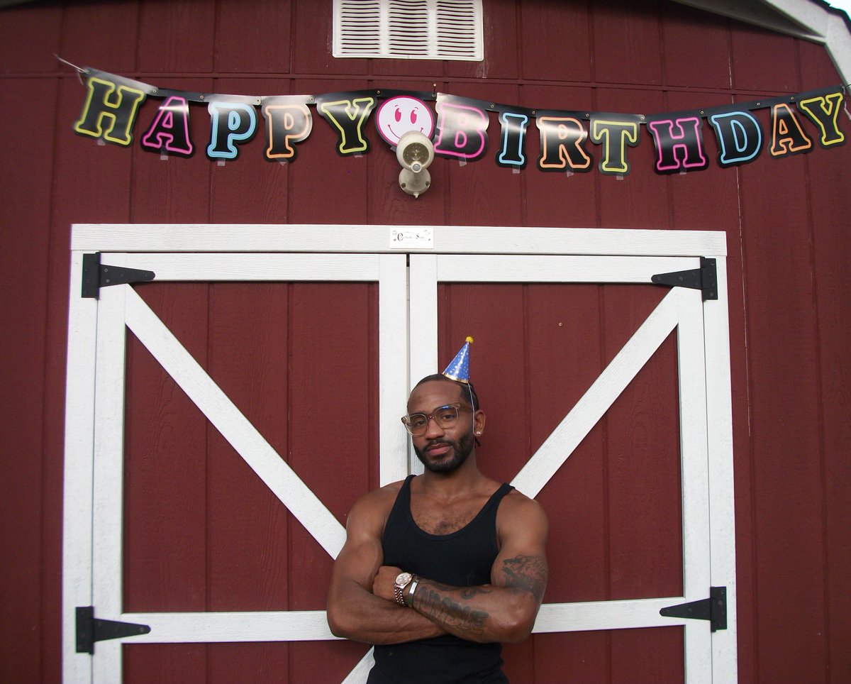 ogtrevon_'s tweet photo. same time next year🥳♉️ https://t.co/AVFsBPR07E