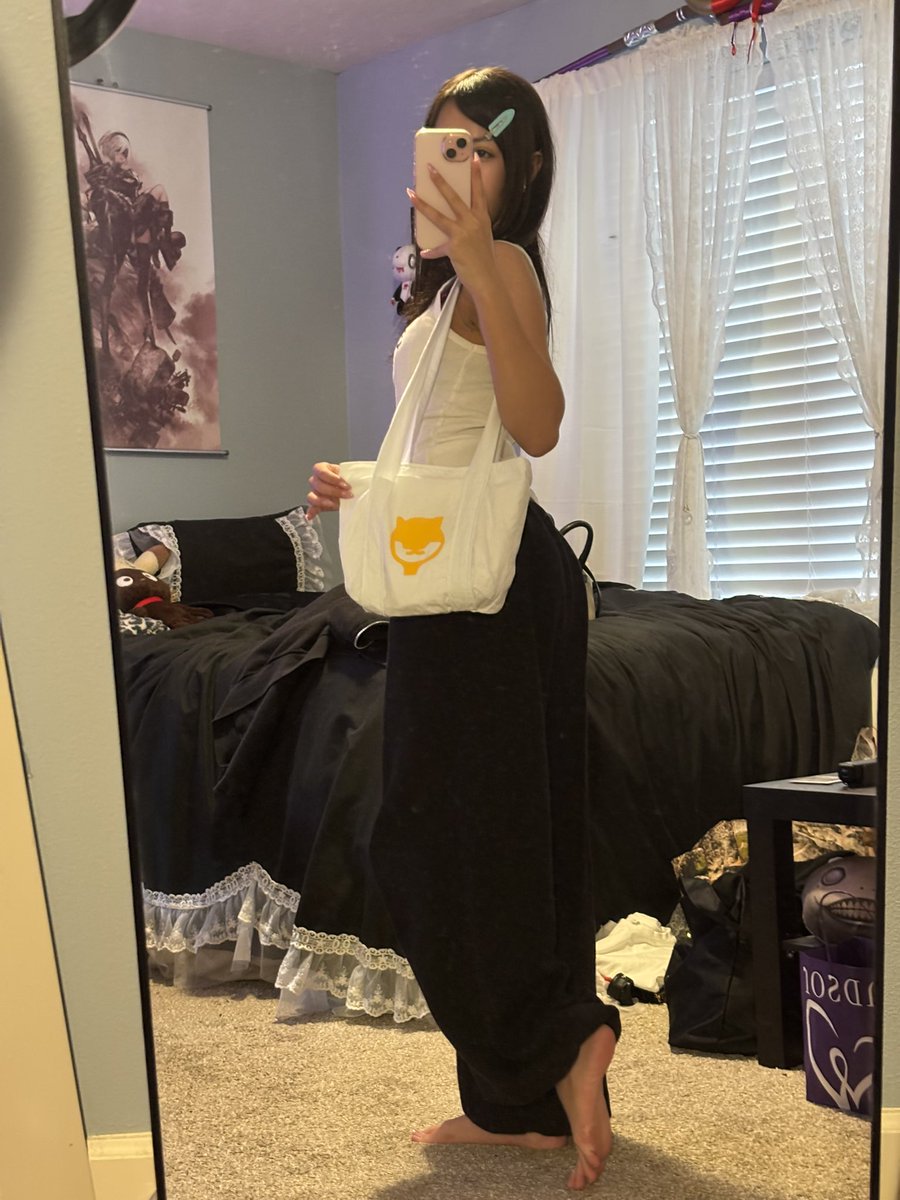 gurenhood's tweet image. EXAM #DONE with the power of star anis by my side 💛 WOO !! now i need a sweet treat