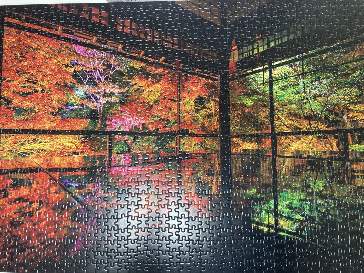 Dr_ms09's tweet photo. 仕事が暇になってるからパズルにハマって1000ピースの瑠璃光院を作りました笑 https://t.co/mwKt9IoWEh