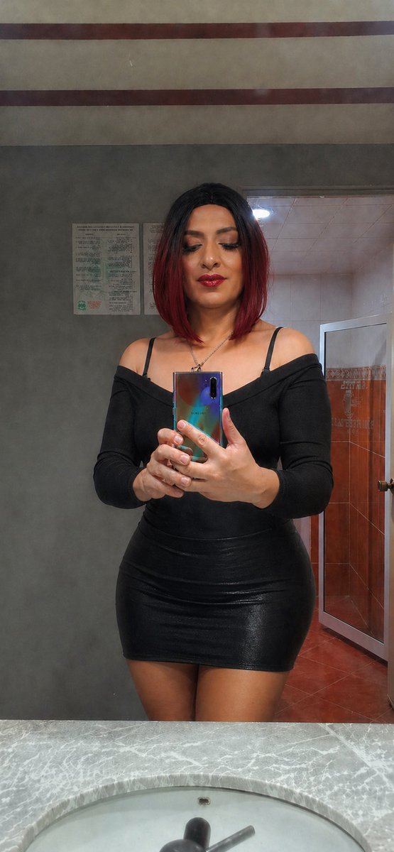 GiovannaTranny8's tweet photo. Me mandó un seguidor esta foto (es editada de IA) de como me vería tuneada del 🍑 neta que necesito patrocinador 😄 o me pondré a ahorrar para pagarme una tuneada y verme así https://t.co/IXLHn3xFSo