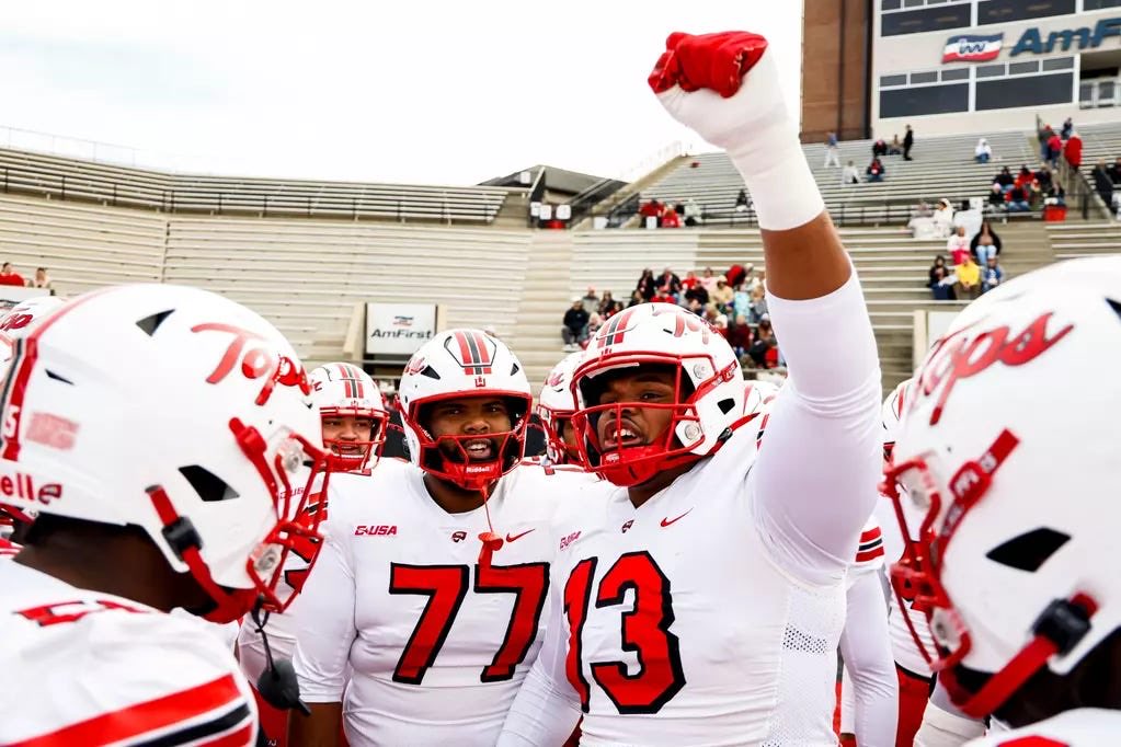 GoldenJevon's tweet image. Blessed to receive an offer from western Kentucky university #agtg. Thank you to all my family, friends and coaches who have helped me along the way.@Coach_Helmerich @coachDMetcalf @MilesAn14531163 @klaykoester @PTRFootball @RecruitGeorgia