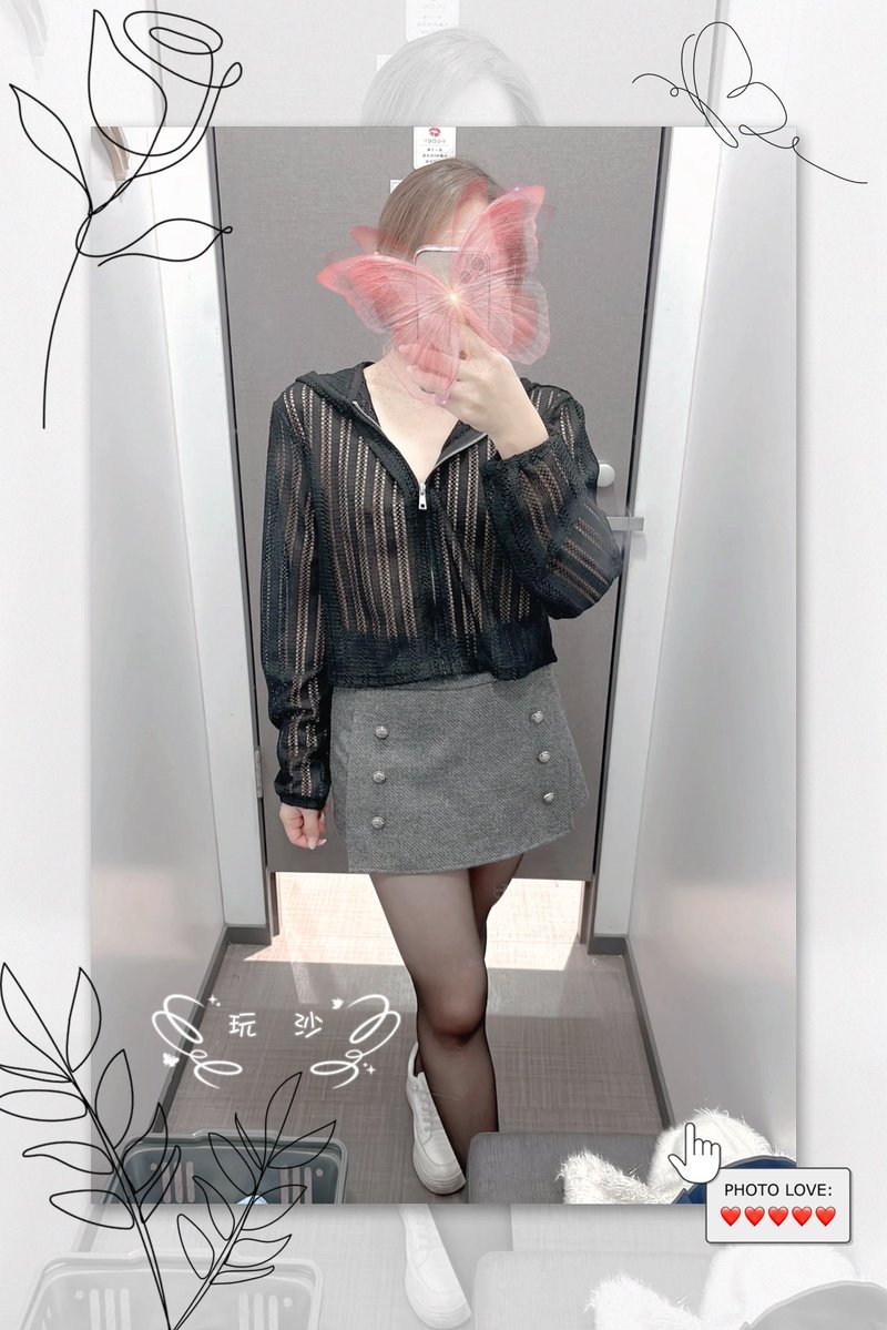 天氣真的越來越熱啦🥵

衣服的透氣性真的很重要☺️

這件適合這樣的夏天嗎？還是覺得什麼樣的衣服適合我呢🤭 https://t.co/Nv8RsaKHCp