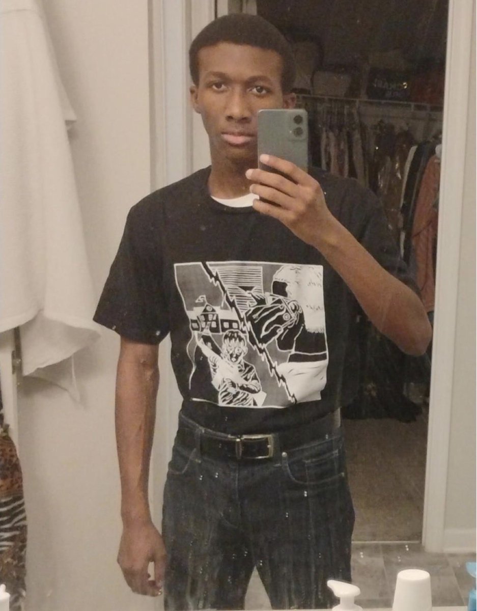 MrSpringFlowers) tweet media