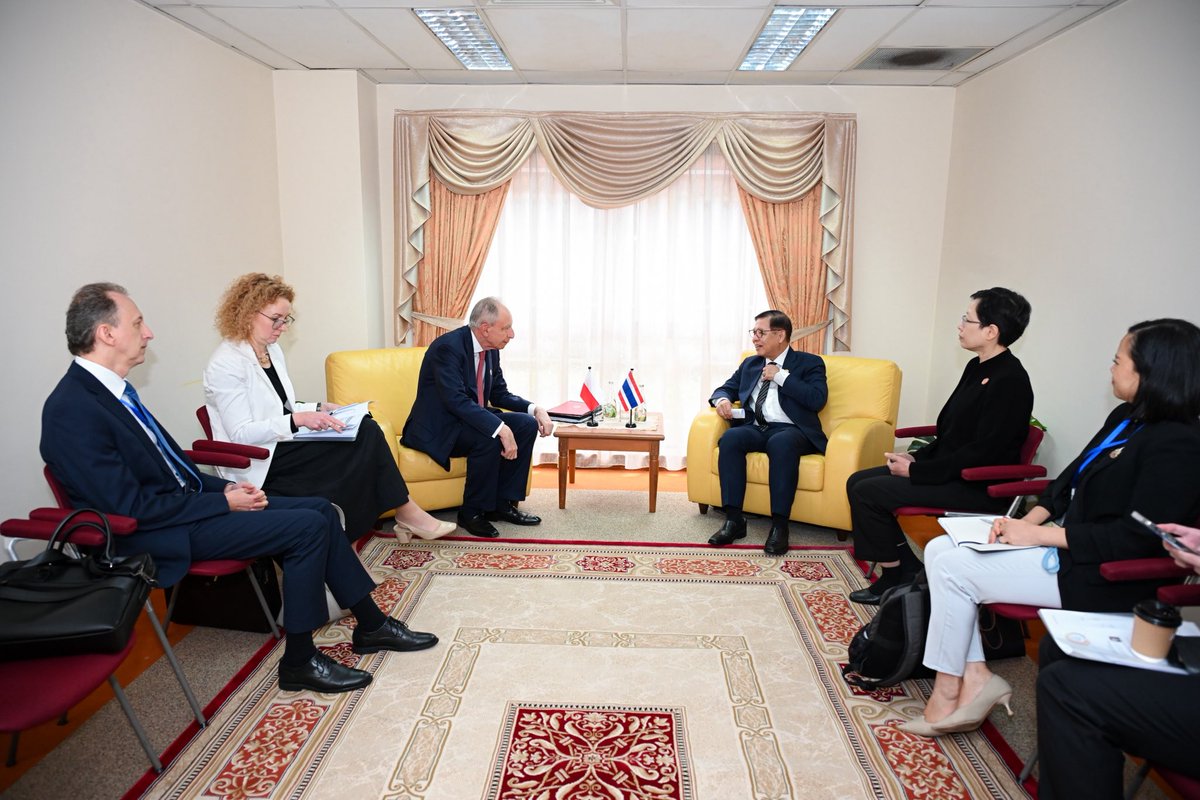 MFAThai's tweet photo. DPM/FM @SihasakPh met with H.E. Mr. Władysław Teofil Bartoszewski, Secretary of State of the Ministry of Foreign Affairs of #Poland @WTBartoszewski, on the sidelines of the 25th ASEAN - EU Foreign Ministers’ Meeting #AEMM in #Brunei to exchange views on the Middle East and Russia - Ukraine situations. Thailand expressed readiness to join Ukraine Recovery Conference 2026 (URC26), while both sides discussed advancing the Thailand - EU FTA, Visa Cascade, and promotion in agriculture and retail investment. (28 Apr 2026)