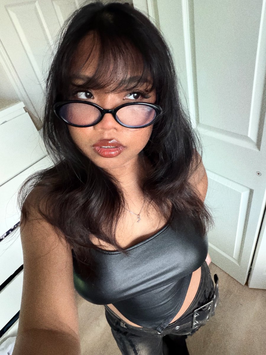 nicoleedp's tweet photo. april selfiess 🤠 https://t.co/4s0gzzWLdB