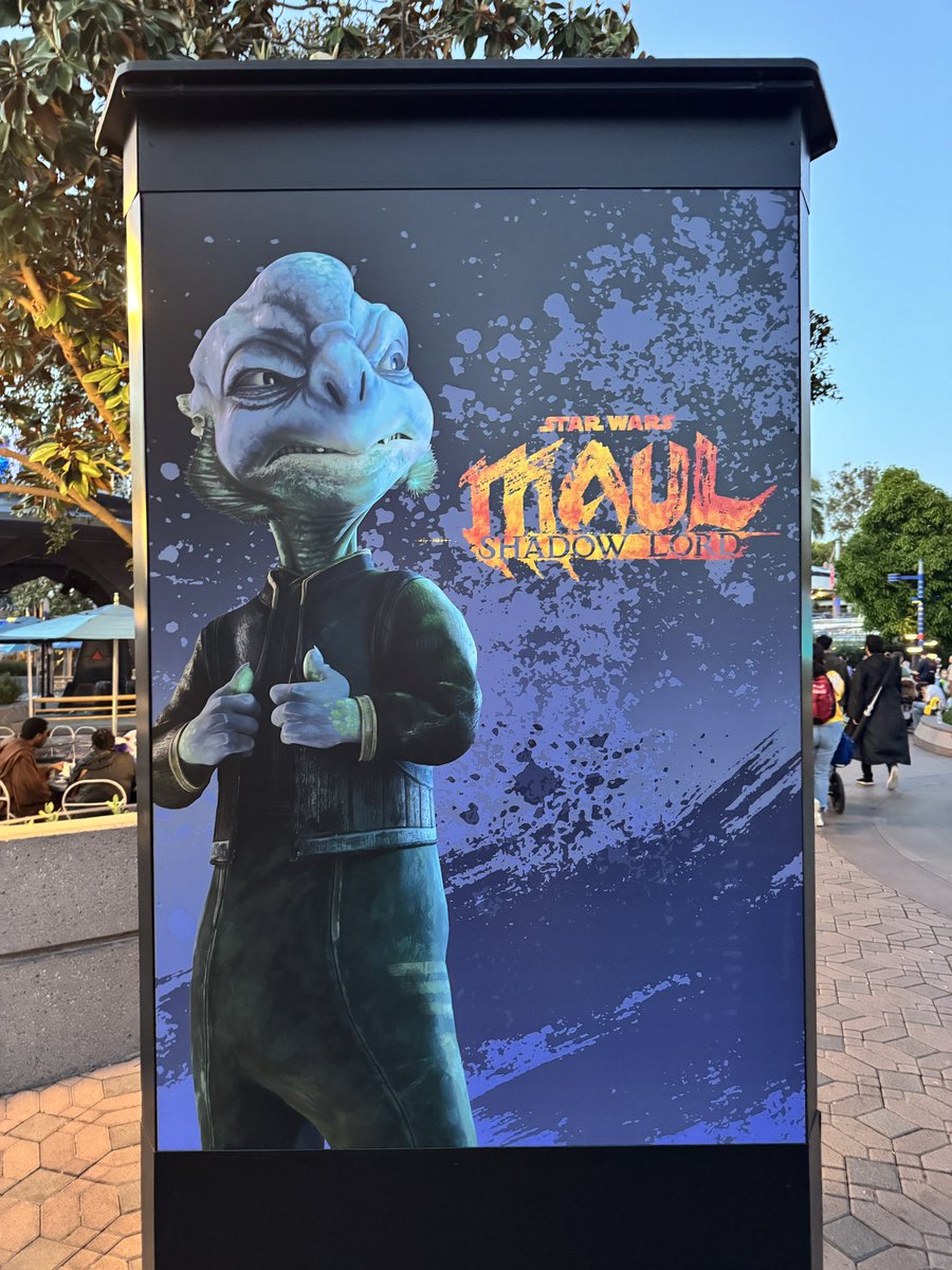 #MaulShadowLord character signs in Tomorrowland. #StarWarsNite # ...