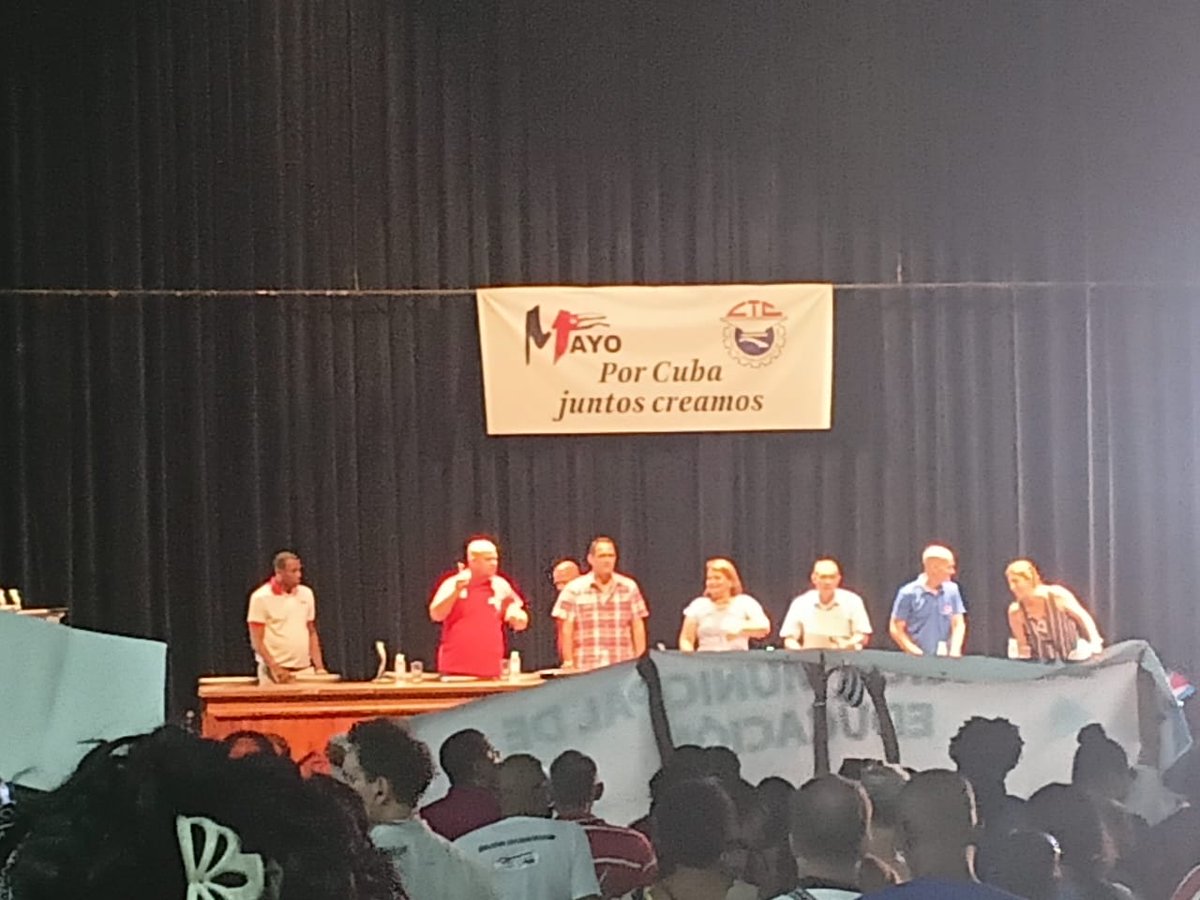 ZETI_EMPRESA's tweet photo. En el Teatro Lázaro Peña tuvo lugar la Plenaria Provincial de la CTC, dedicada a organizar la celebración del Día Internacional de los Trabajadores. ZETI participó en el encuentro, junto a representantes sindicales y organizaciones, en vísperas de la gran jornada del 1ro de Mayo https://t.co/WMSBXRsq4B
