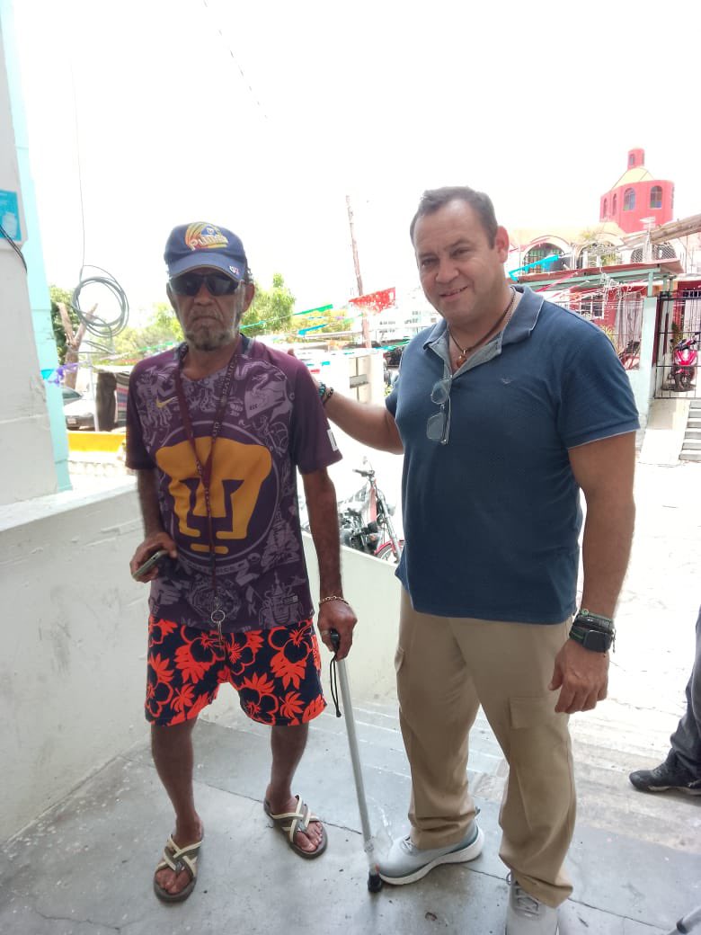 aaangli's tweet photo. A través de mi compañero Felipe Aldape, realizamos la entrega de equipo ortopédico para personas con discapacidad en la colonia Infonavit Alta Progreso, en el municipio de Acapulco. https://t.co/vDE7XtezFn