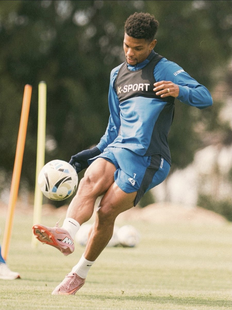 HGarcia_MundoD's tweet image. #Talleres. Fernández y Valoyes tienen sendas contracturas. Fueron buenas noticias porque no hubo desgarro. Define el DT Tevez, aunque ya mostró su preocupación en la conferencia de prensa post Estudiantes LP. Lo más probable es que vs. #Union sean Palomino y Depietri los relevos.