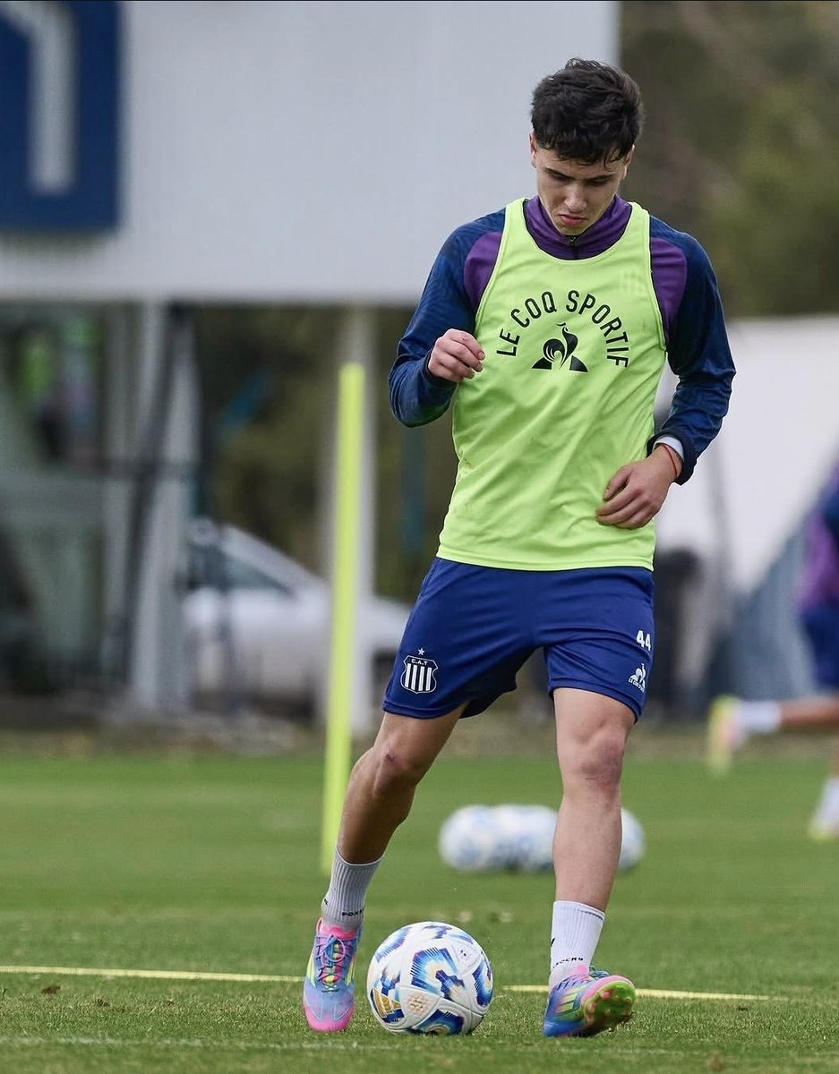 HGarcia_MundoD's tweet image. #Talleres. Fernández y Valoyes tienen sendas contracturas. Fueron buenas noticias porque no hubo desgarro. Define el DT Tevez, aunque ya mostró su preocupación en la conferencia de prensa post Estudiantes LP. Lo más probable es que vs. #Union sean Palomino y Depietri los relevos.