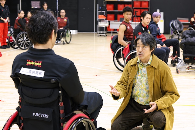 tamon1st's tweet image. ドラマ『#GIFT』3話

ほんっっっとに痛快

軽い意味じゃなくて
心の底から 魂の底から

戸惑いながらも 本当の自分に気づいていく感覚

心の奥の暗い場所に光が当たって
何かが芽を出す

しかもそれが
微かにウキウキ…疼くように揺れてる
今ちょっとしんどい人にこそ
刺さるかもしれない

#山田裕貴