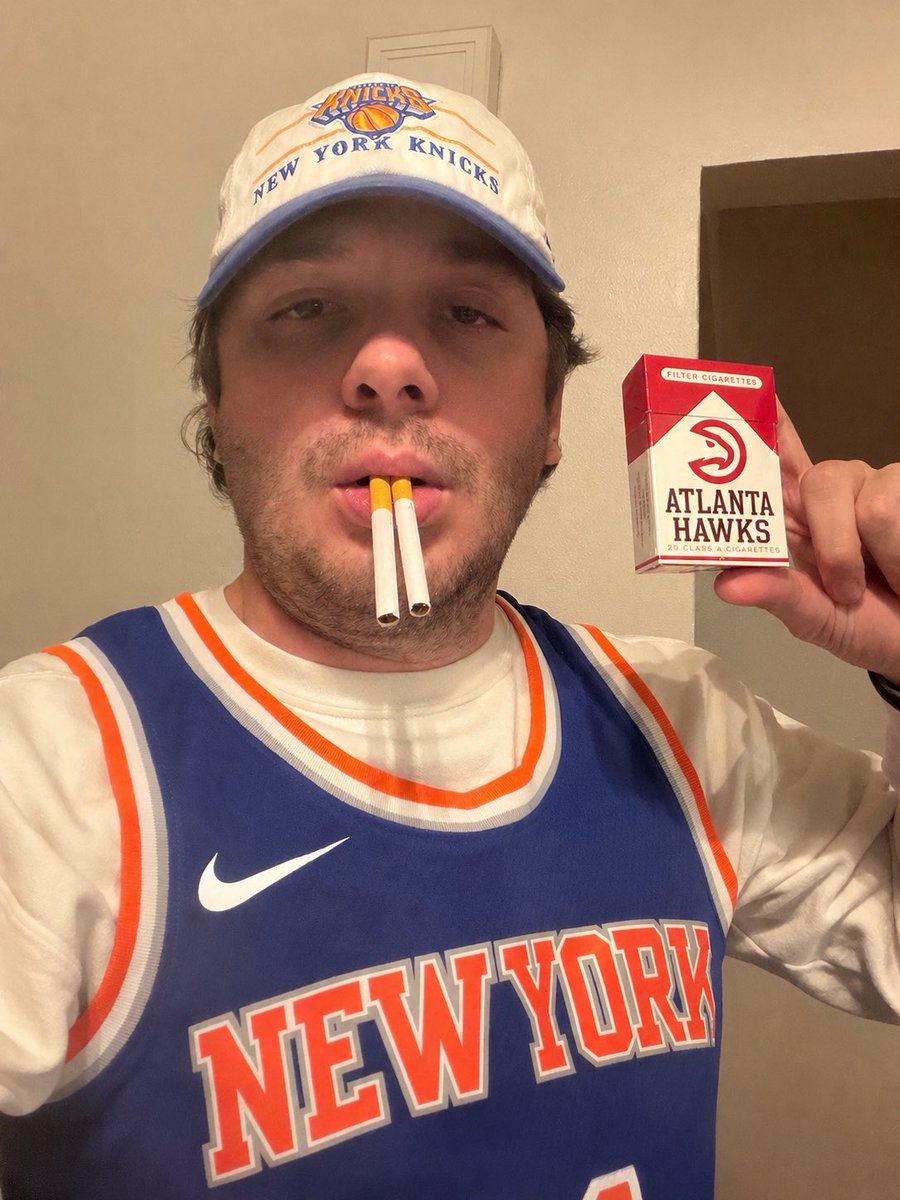 spinnybets's tweet photo. Smoking that Hawks pack tonight #cigsinside #idontinhale #knicksin6 https://t.co/z06BnAJ2r1