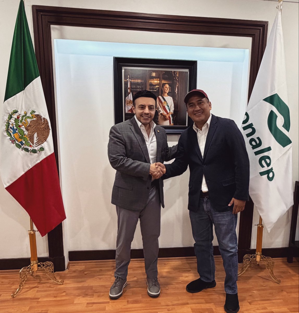 Un gusto recibir la visita del senador por Oaxaca, Nino Morales, con quien conversamos sobre los avances de nuestro nuevo plantel #CONALEP en el municipio de San Blas Atempa. 🙌🏻🇲🇽

Desde el <a href="/CONALEP_Mex/">CONALEP</a> seguimos coordinando y dando puntual seguimiento a este proyecto, que será un