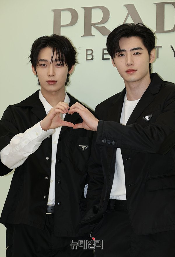 ellie⁷ 𐙚 tweet media