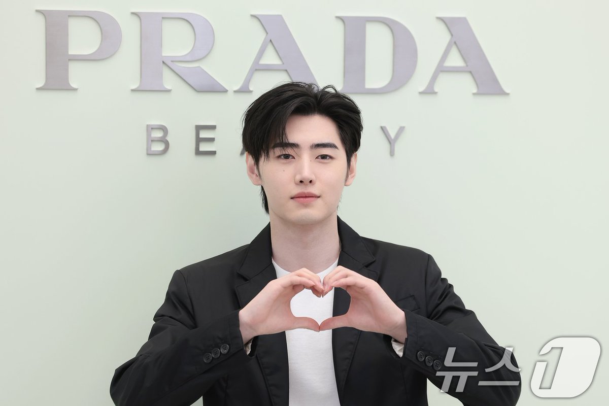 Sunghoon Chile tweet media