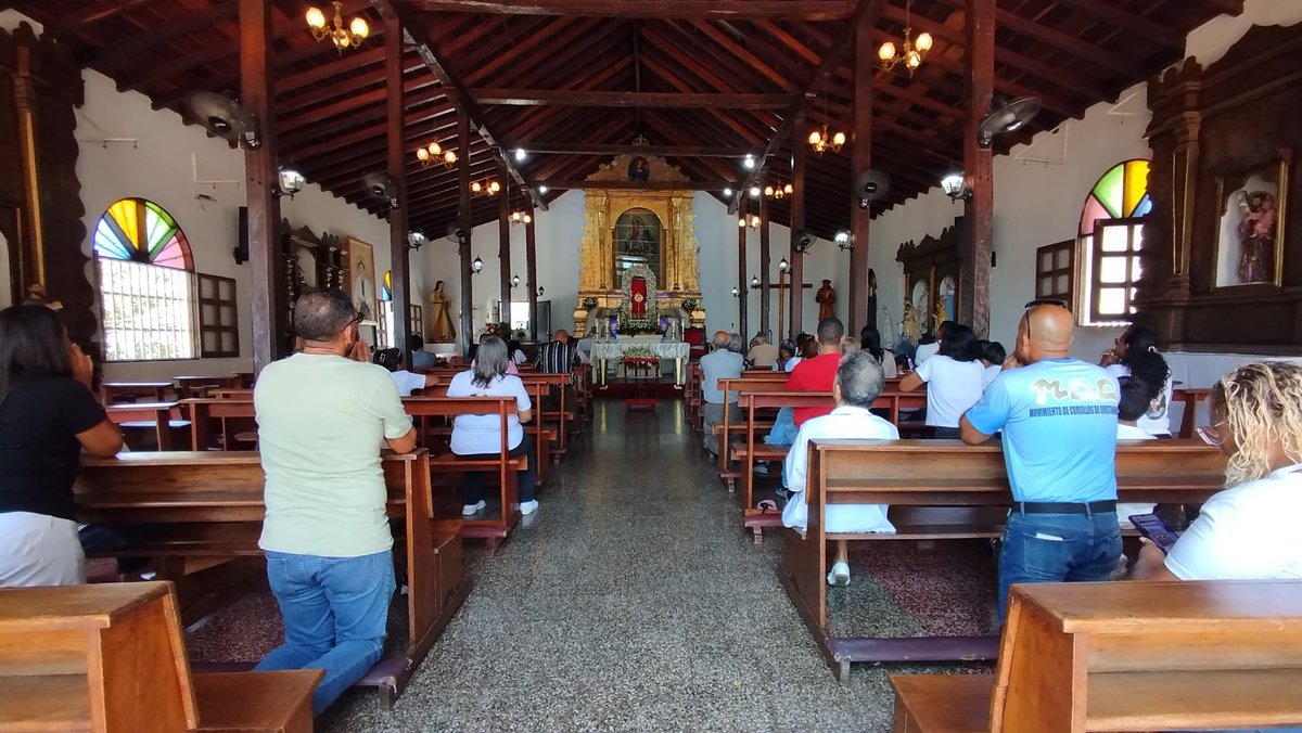 pfatimaplc's tweet photo. Hoy nuestra #ParroquiaFátima se hizo presente en las #40Horas de Adoración en Pozuelo. Dos horas de silencio, alabanza y encuentro real con Jesús.
Seguimos rumbo al Corpus Christi del Arciprestazgo San Ambrosio. ¡Nos vemosñ 6 de junio en el Lumumba Estaba! 🏟️
#CorpusChristi2026 https://t.co/FIXVyShPcr