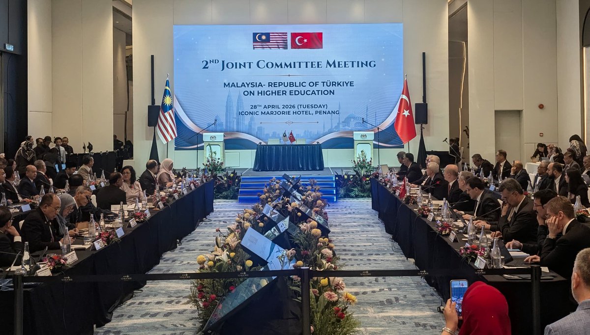 TCKualaLumpurBE's tweet photo. Türkiye-Malaysia 2nd Joint Committee on Higher Education was held in Penang.

HE Prof. Erol Özvar, President of Türkiye Council of Higher Education and HE Zambry Abdul Kadir, Minister of Higher Education of Malaysia presided the event.
🇹🇷🤝🇲🇾 https://t.co/4bILcxqjPG