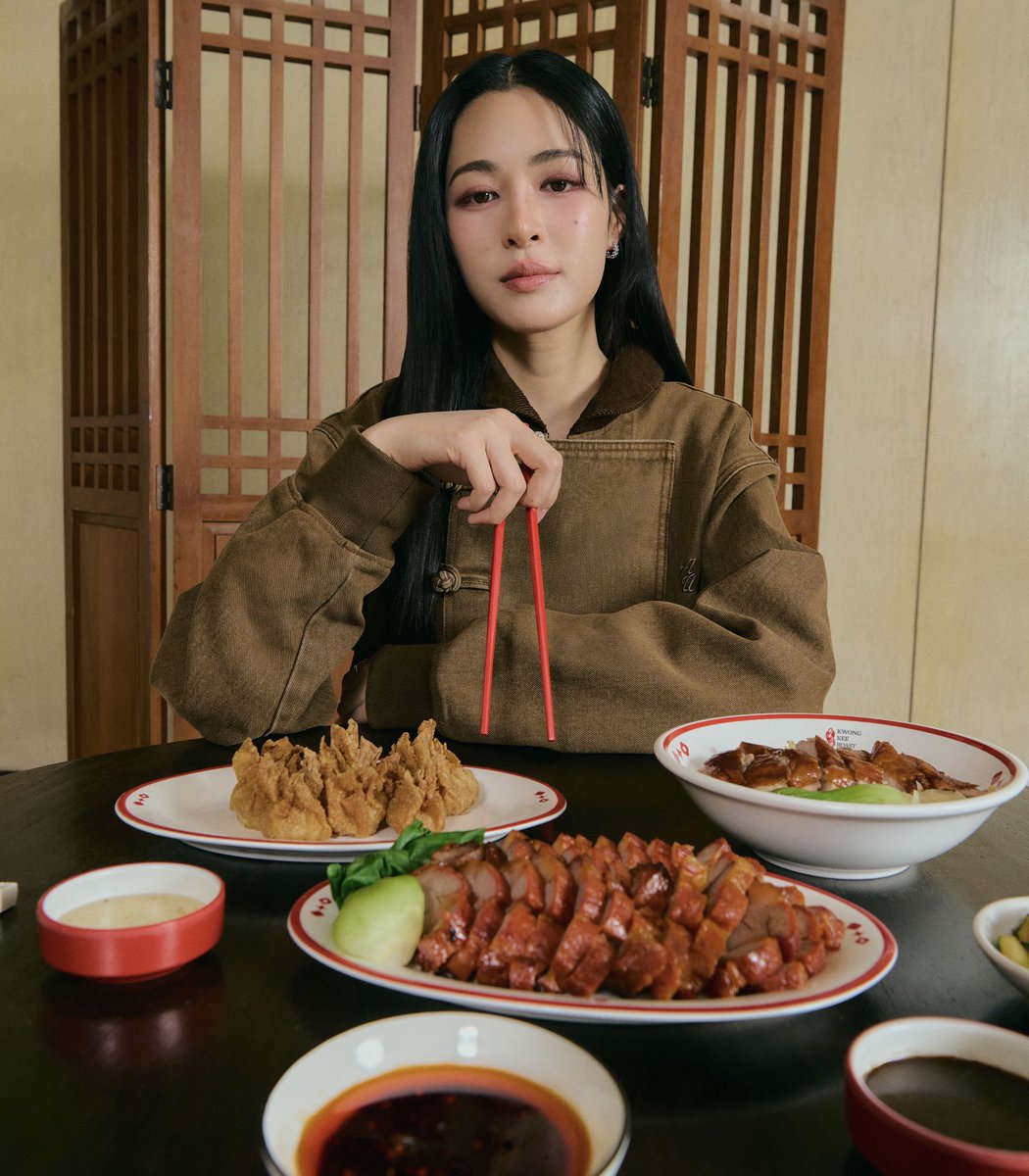 AlwayswonderCo's tweet image. Where it feels like home.

The Class of 00K begins TOMORROW at 12:00 PM (GMT+7)
🌐 Website: alwayswonder-co.com
🔗 LINE Shopping: shop.line.me/@alwayswonder.…

#TheClassOf00K #AlwaysWonder #GrowingUpFeelsIconic