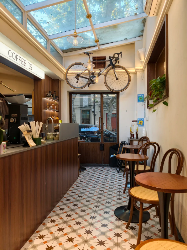 kumokibou's tweet photo. coffee is ________ . #ShanghaiSpring https://t.co/qFvtI9L7oc