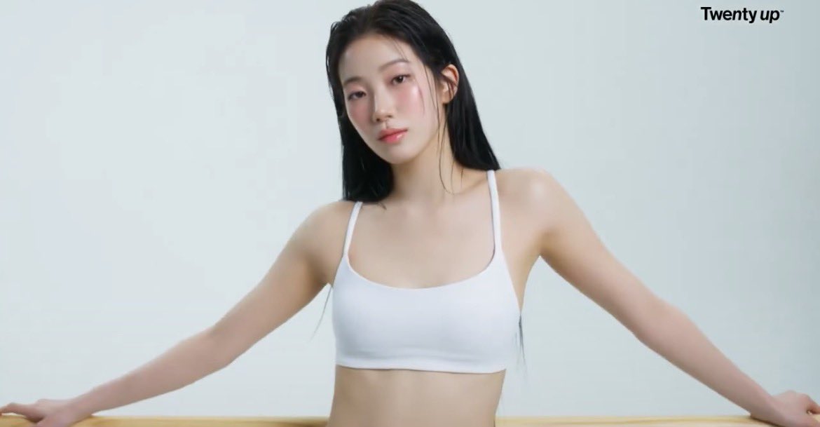 le sserafim pics tweet media