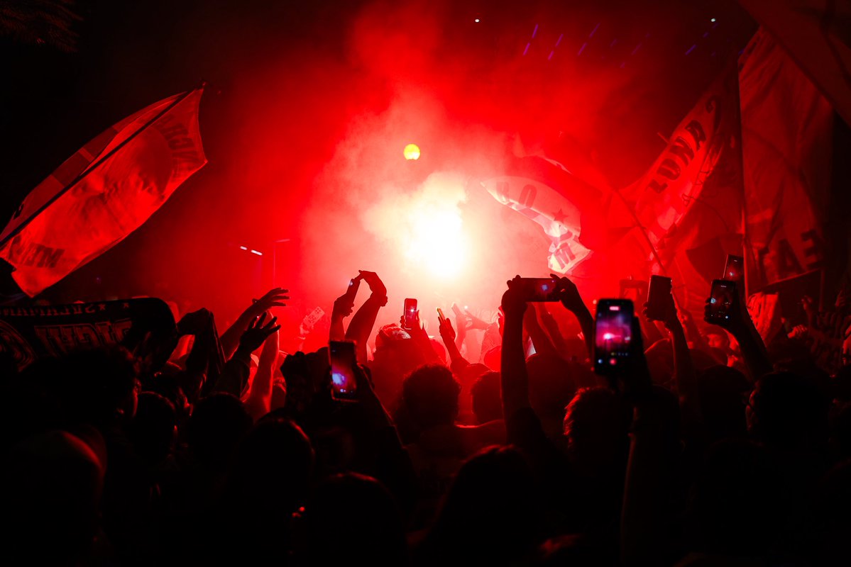 Universitario tweet media