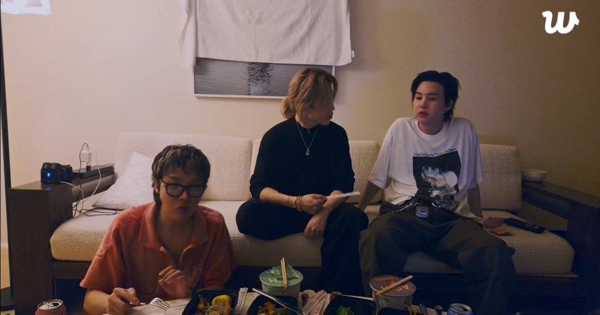 vale ៹ VAI VER O BTS tweet media