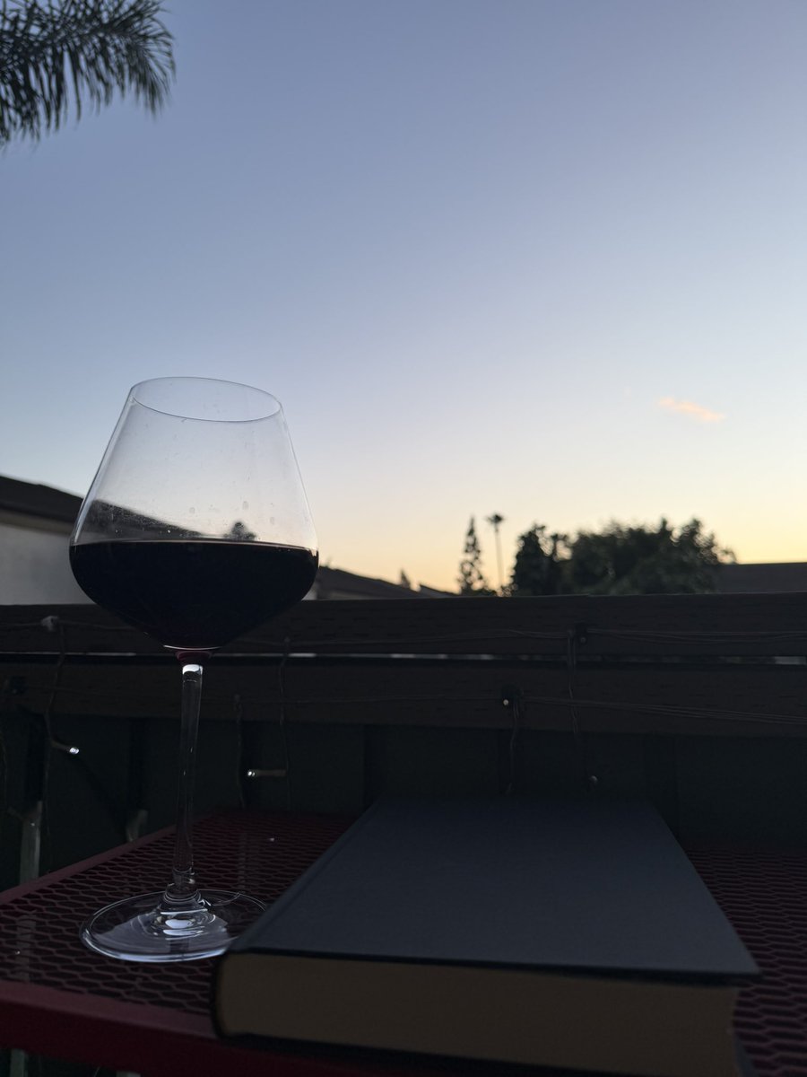 manolodeleon's tweet photo. #WineNot https://t.co/BvKOiRUh2k