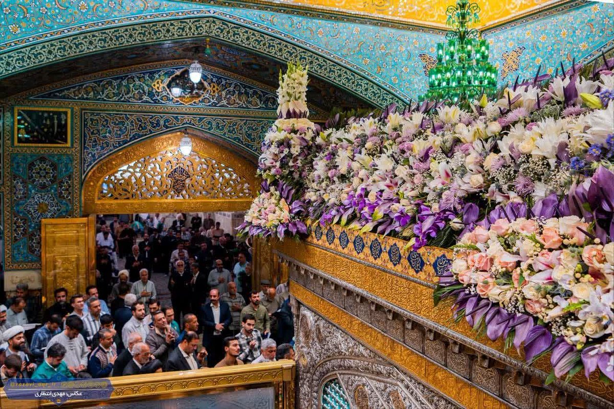 #ایران_امام_رضا یعنی کشوری که هیچ‌گاه در برابر زور سر خم نمی‌کند و هیچ‌گاه دست نیاز به سوی بیگانه دراز نمی‌کند.
#ایران_درآغوش_رضا