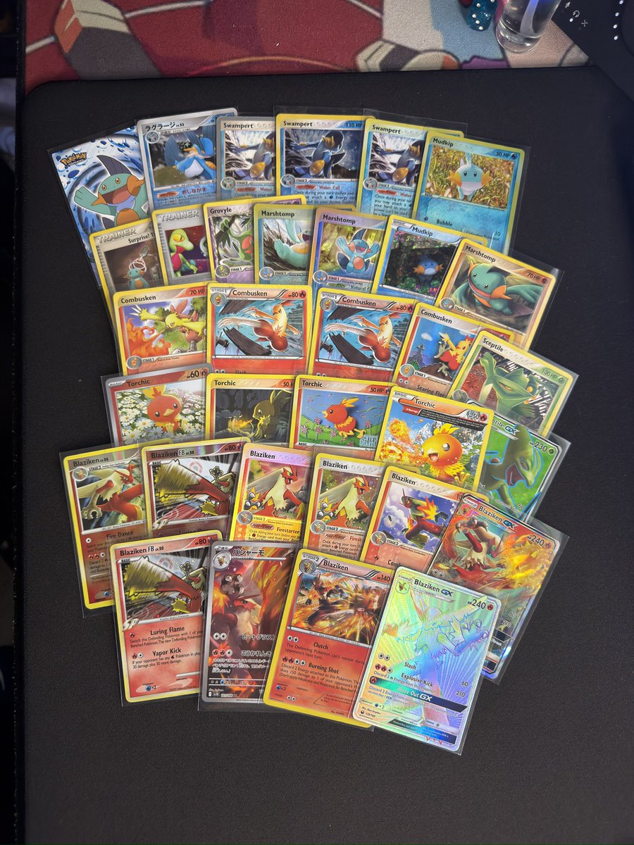 gelsGT's tweet photo. Business been boomin lwk (binder only partially finished) https://t.co/GhQauMrjVd