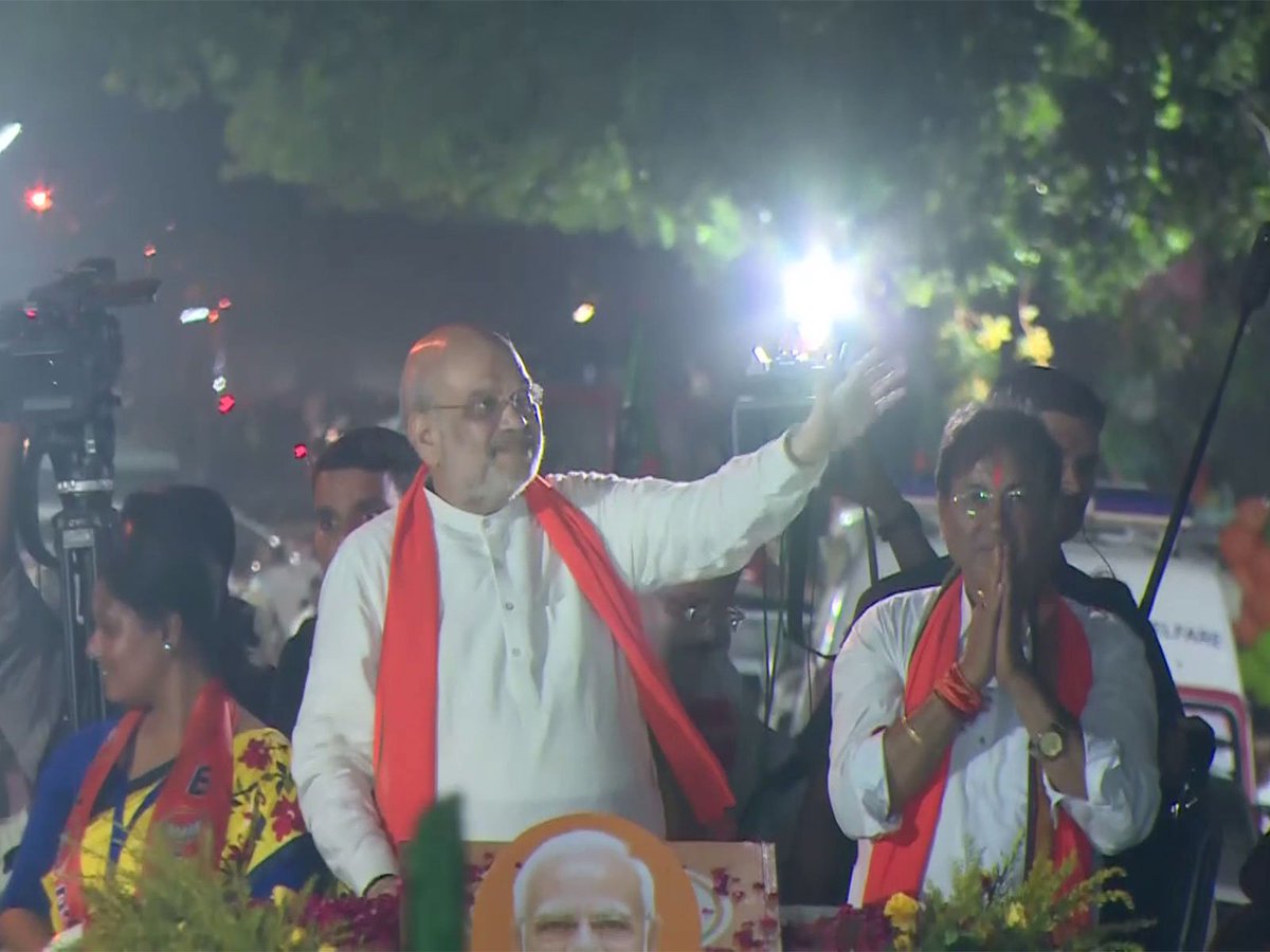 ani_digital's tweet image. "Vote for Sonar Bangla": Amit Shah urges record turnout as West Bengal phase-2 polling begins across 142 seats

Read @ANI Story | aninews.in/news/national/…
#AmitShah #WestBengal #ElectionPhase2