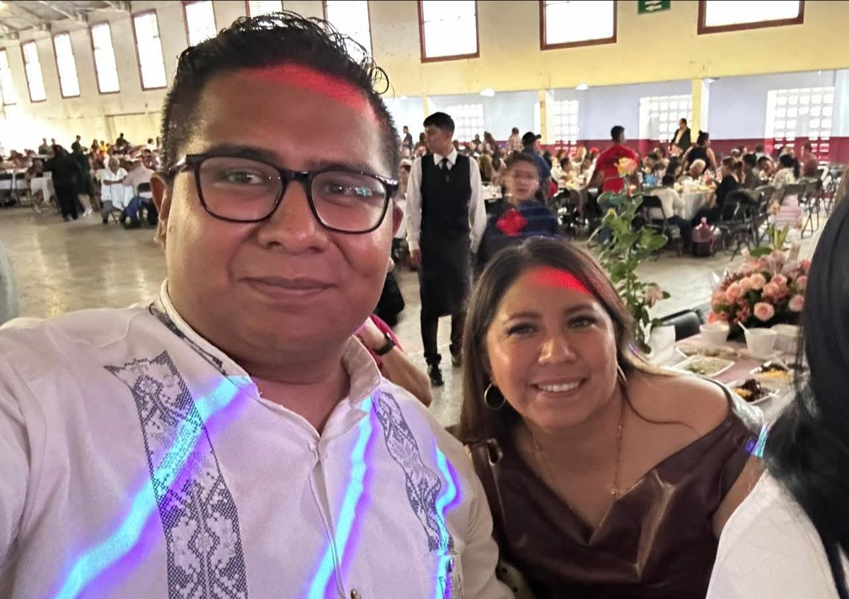 Tuve el gusto de acompañar a la presidenta <a href="/EdoMex__Morena/">MorenaEdoMex</a> la ing. <a href="/LuzMaHernndez1/">Luz Ma. Hernández</a> en la celebración de su cumpleaños. Fue un momento muy especial para compartir, reconocer su trabajo y desearle lo mejor en este nuevo año de vida.

#Felicidades