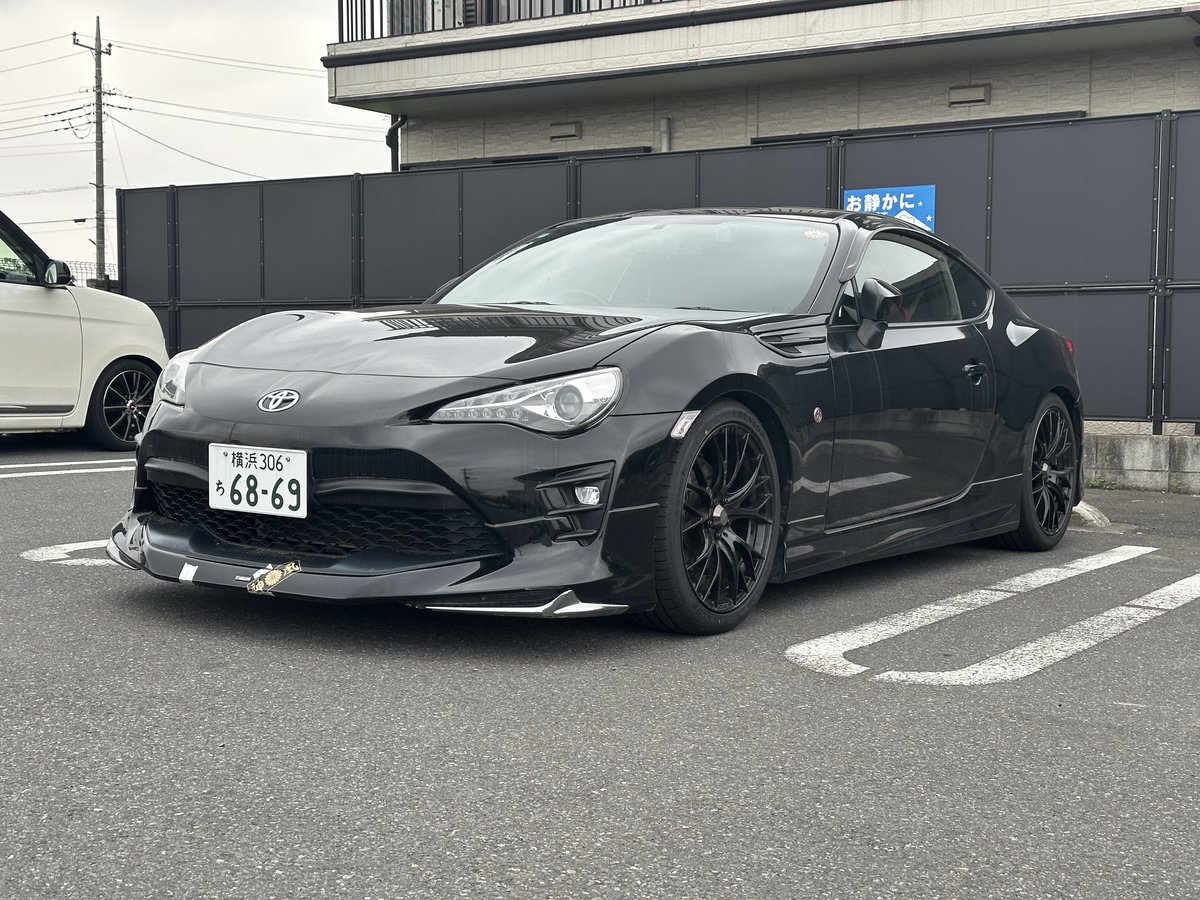 1000Da9_TH63's tweet photo. 車高調入れて3センチ下げた
次マフラーかな https://t.co/OqX189H0K5