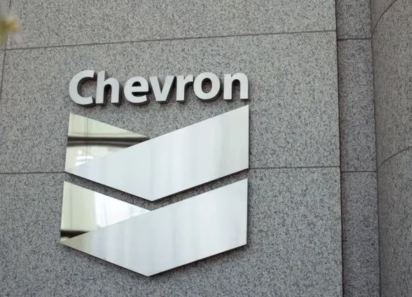 almayadeen_es's tweet image. 🔴Libia y Chevron firman acuerdo preliminar para explorar gas y petróleo

⭕️ La Corporación Nacional del Petróleo de Libia firmó un acuerdo preliminar con Chevron para estudiar el potencial de recursos no convencionales.

✔️ Lee más: es.mdn.tv/967e

#Libia #Chevron #Gas