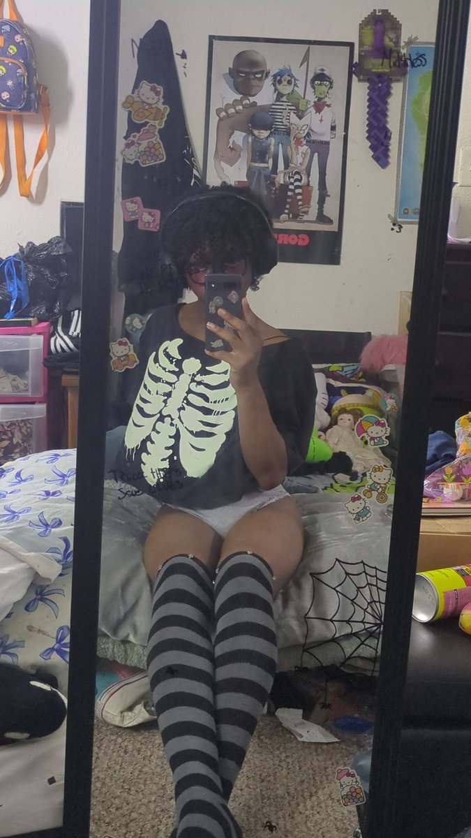 mid4rless's tweet photo. I got told to upload on here 😭... #femboy https://t.co/HBGRsTRBg6