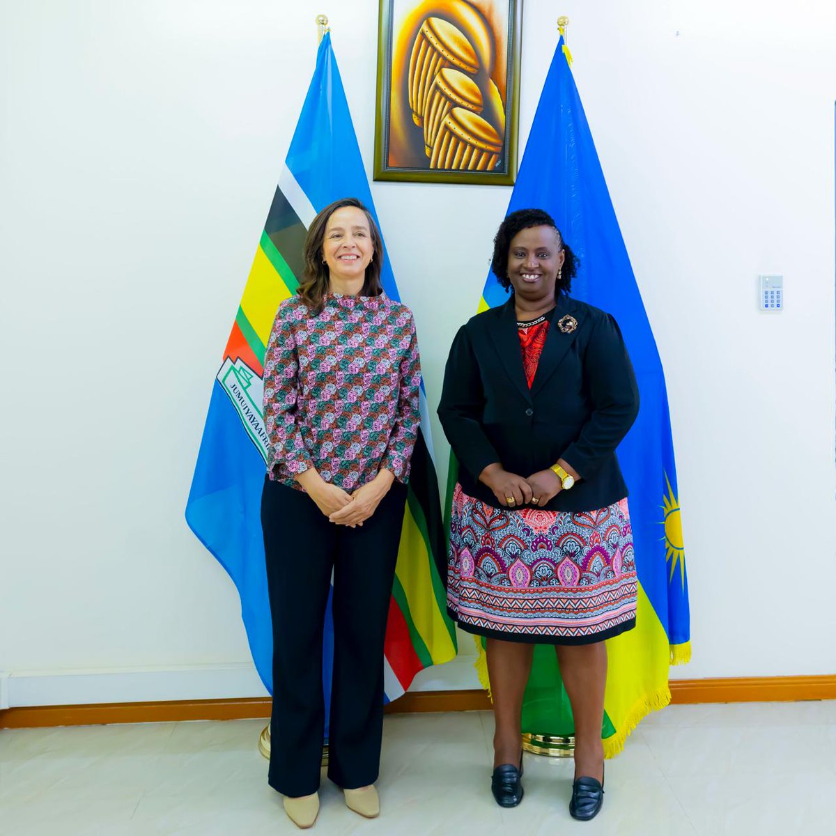 Le Canapé tweet media