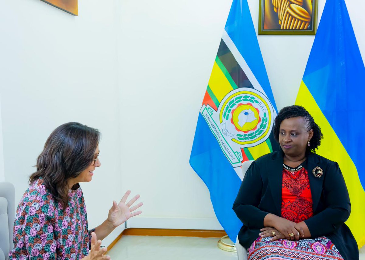 Le Canapé tweet media